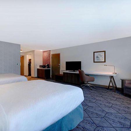 Hilton Garden Inn Cedar Rapids Dış mekan fotoğraf