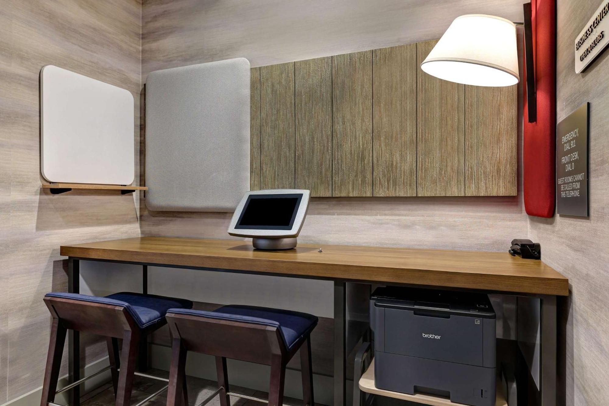 Hilton Garden Inn Cedar Rapids Dış mekan fotoğraf