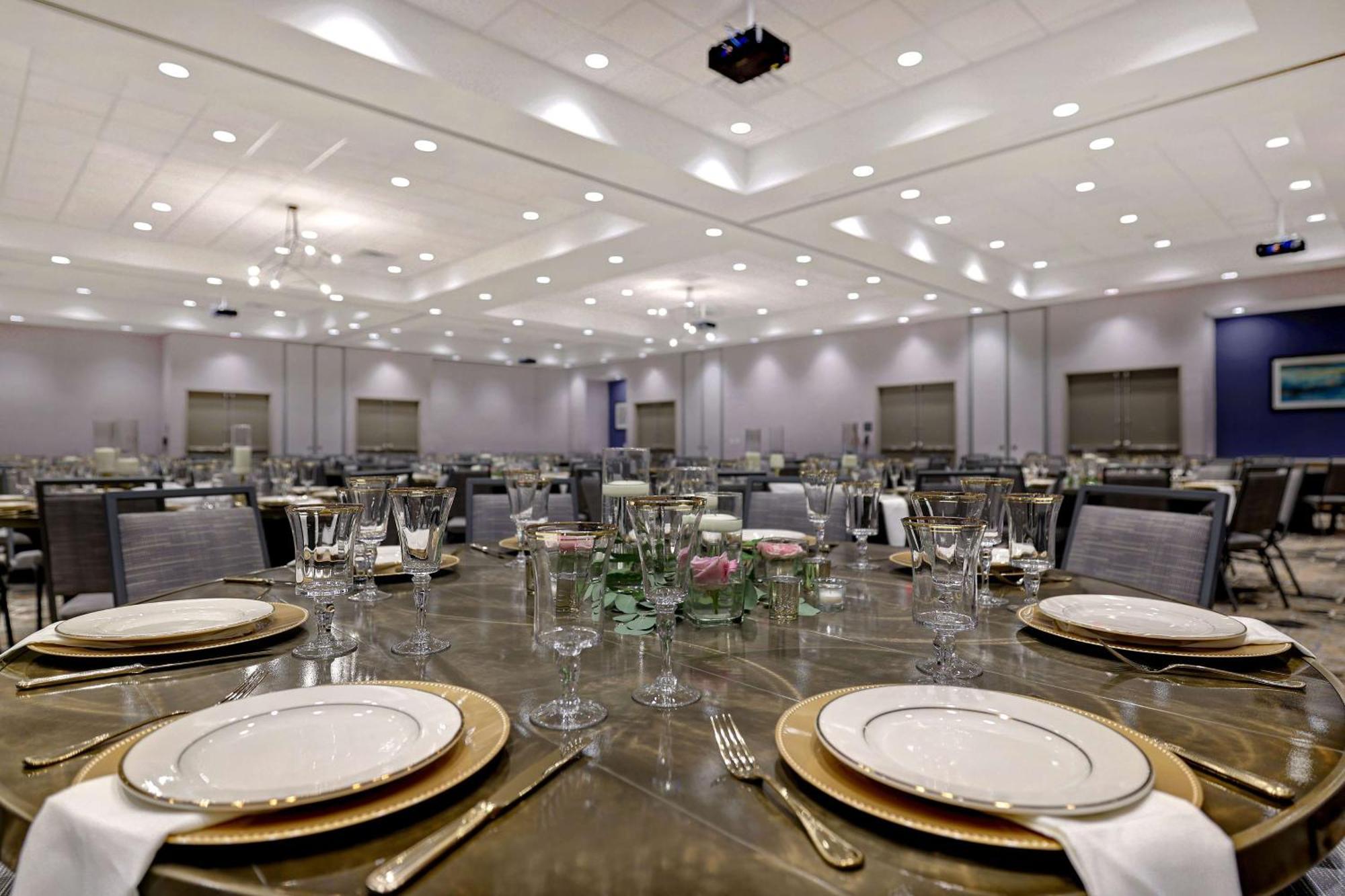 Hilton Garden Inn Cedar Rapids Dış mekan fotoğraf