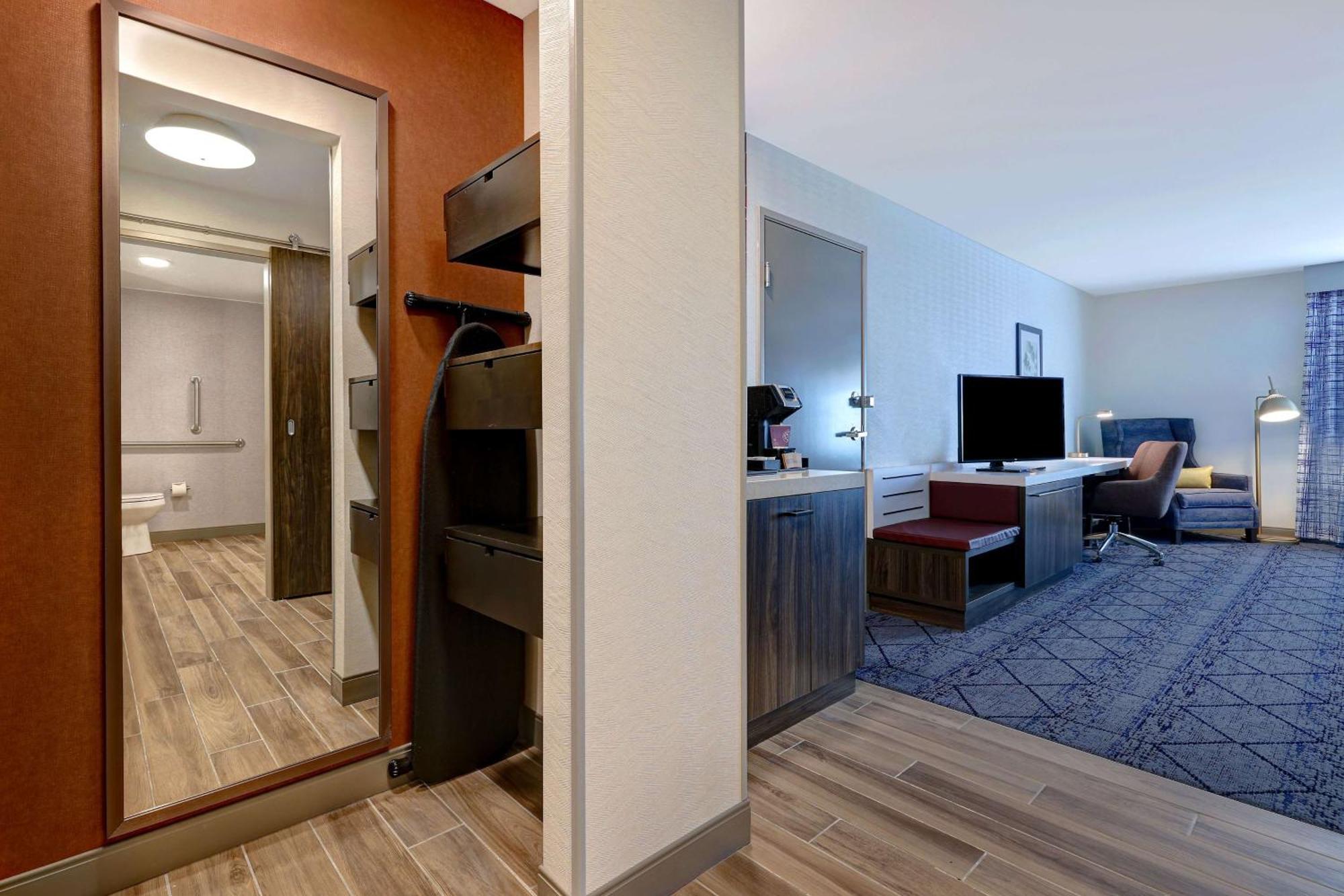 Hilton Garden Inn Cedar Rapids Dış mekan fotoğraf