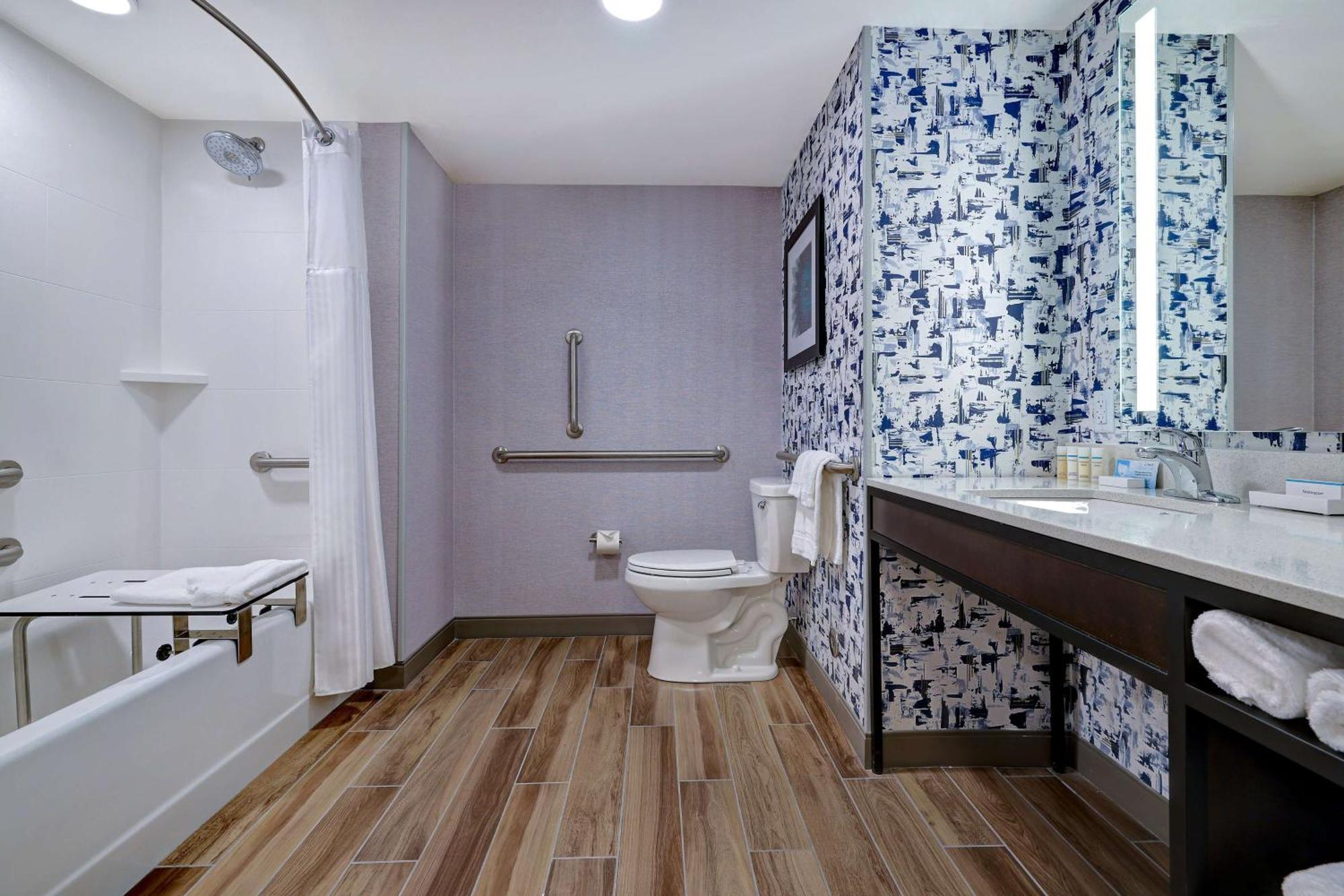 Hilton Garden Inn Cedar Rapids Dış mekan fotoğraf