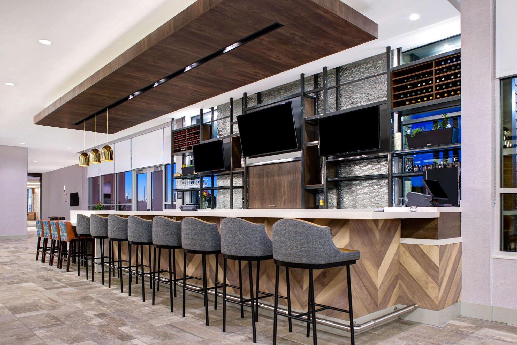 Hilton Garden Inn Cedar Rapids Dış mekan fotoğraf