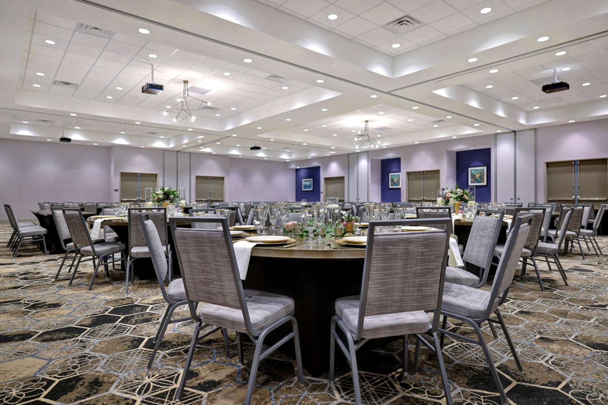 Hilton Garden Inn Cedar Rapids Dış mekan fotoğraf