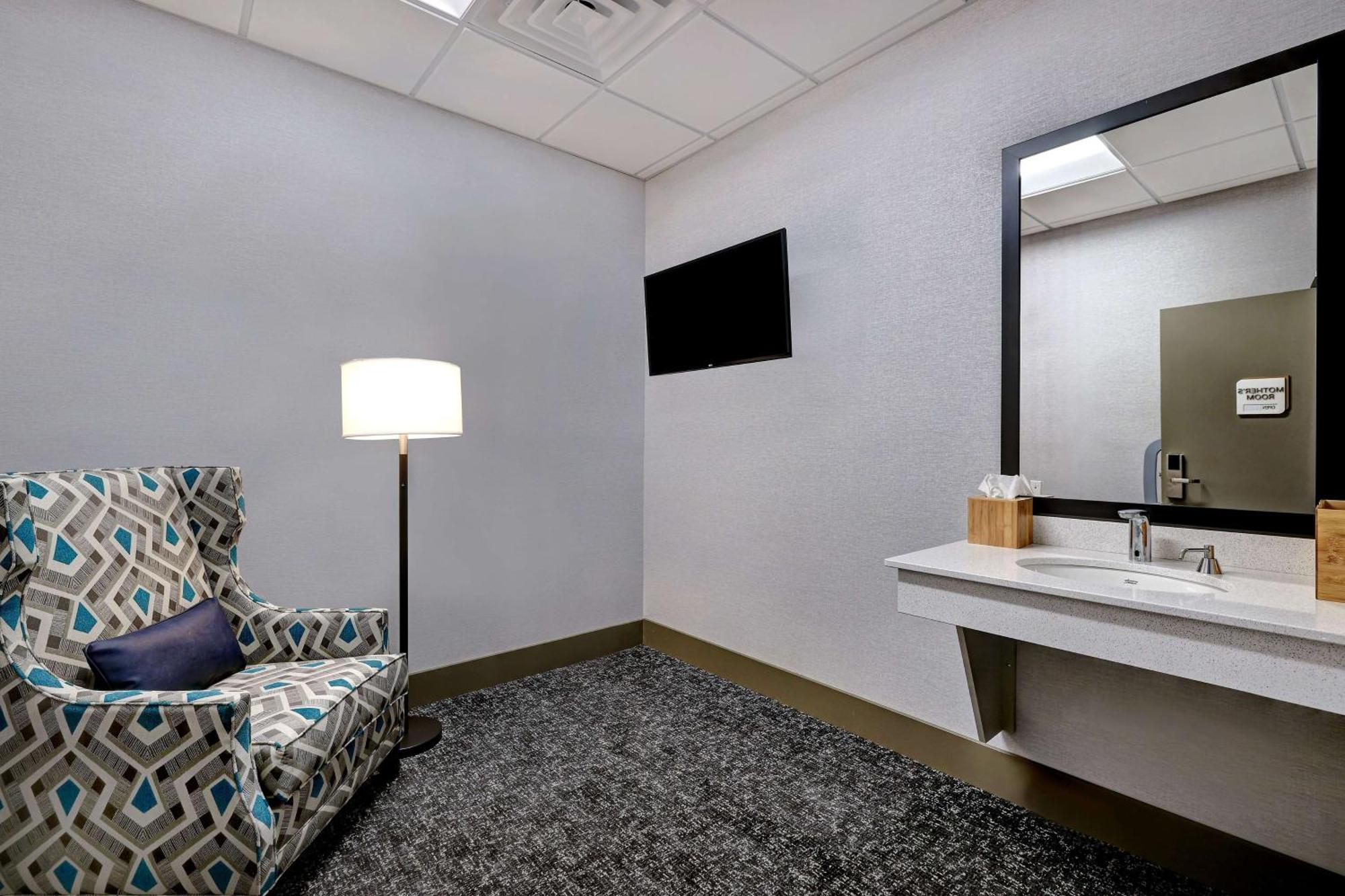 Hilton Garden Inn Cedar Rapids Dış mekan fotoğraf