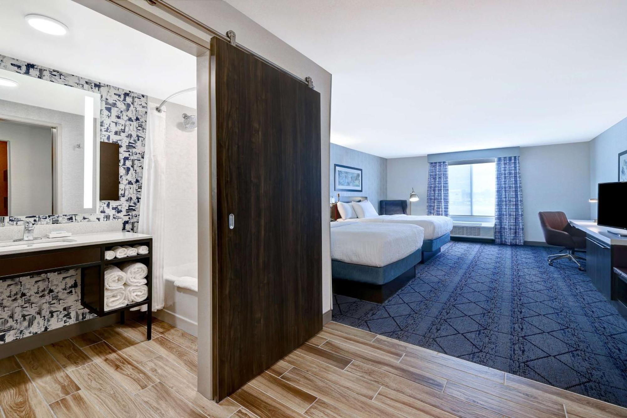 Hilton Garden Inn Cedar Rapids Dış mekan fotoğraf