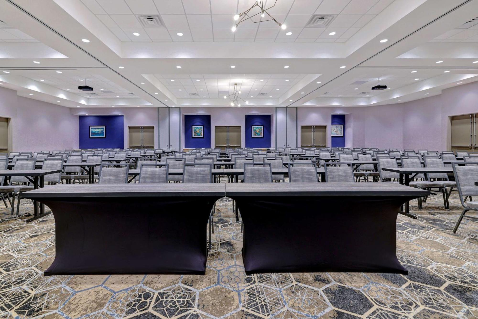 Hilton Garden Inn Cedar Rapids Dış mekan fotoğraf